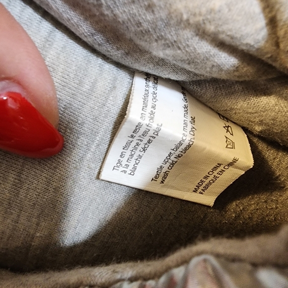 Nordstron Metalic Silver Puffer slippers size 7-8 - Picture 3 of 9